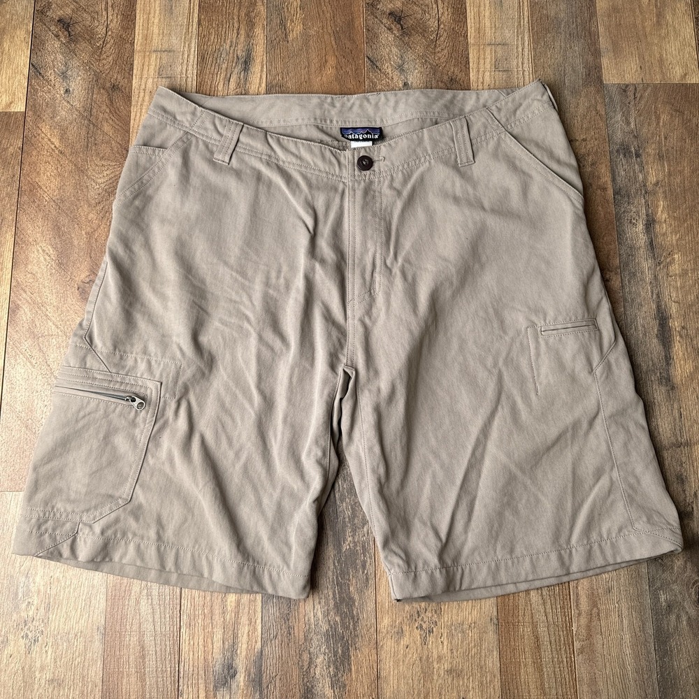 Patagonia Quandary Shorts Men's Size 38 Beige Hiking Performance Fishing 5354